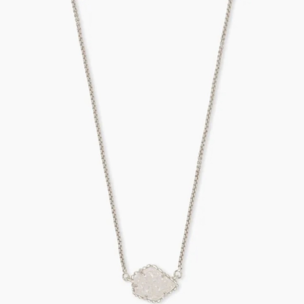 Kendra Scott Tess Silver Pendant Necklace in Iridescent Drusy